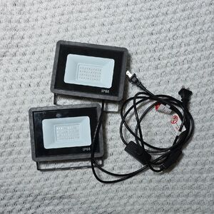 LED Flood Light Pair - Black with White Reflectors
